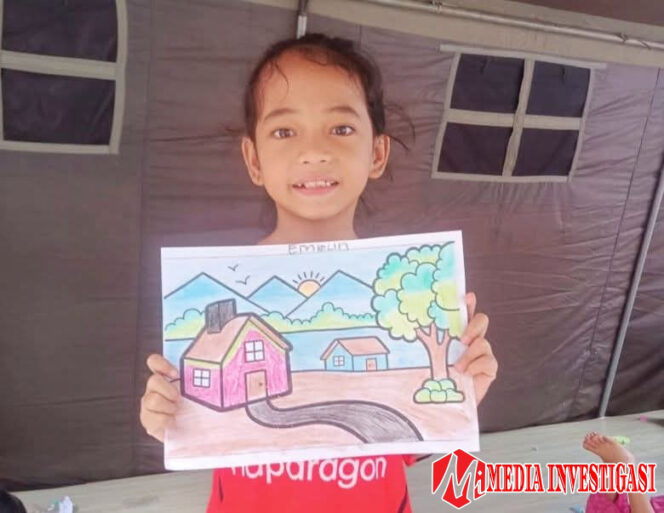 
					Cerita Korban Banjir di Padang: Embun, Rindu Rumahnya Kembali