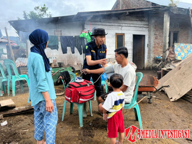 
					Di Tengah Duka Malalak, Tim Dokkes Polresta Bukittinggi Susuri Rumah Warga Beri Layanan Kesehatan Pascabencana