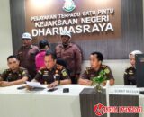 Hakordia 2025, Kejari Dharmasraya Tahan BY dan Kembalikan Kerugian Negara Rp132 Juta: Komitmen Bersih & Tegas, Sumanggar Siagian. 