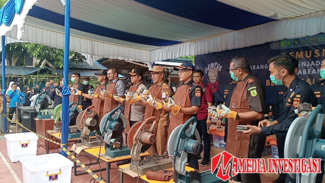 
					BEA CUKAI TEMBILAHAN LAKUKAN PEMUSNAHAN BARANG YANG MENJADI MILIK NEGARA (BMMN) EKS KEPABEANAN DAN CUKAI