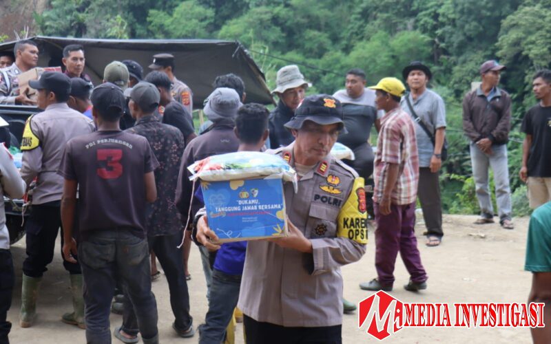 Kapolres Aceh Tengah Salurkan Bantuan Kemanusiaan kepada Warga Kecamatan Celala yang Terisolir Akibat Bencana Alam