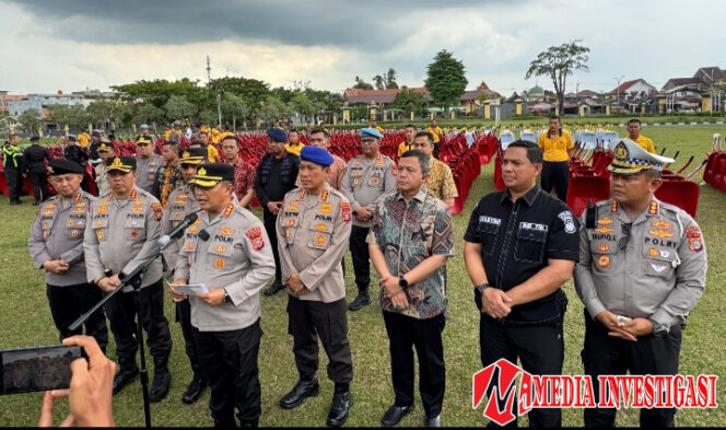 
					Polda Riau Kirim Bantuan Gelombang Keempat untuk Penanganan Bencana di Sumatera, 3.459 Alat Kerja dikirim ke Aceh dan Sumbar