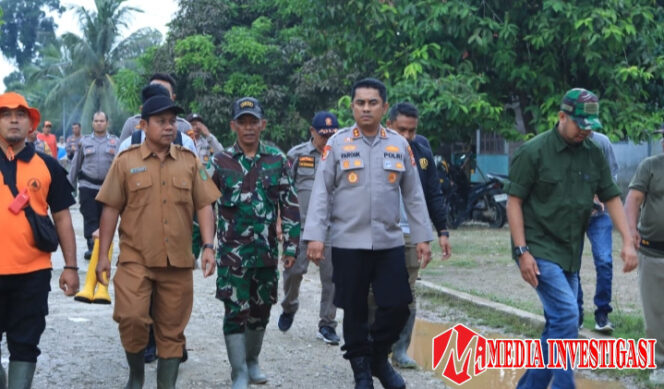 
					Kapolres Indragiri Hilir Kunjungi Korban Bencana Banjir di Kemuning