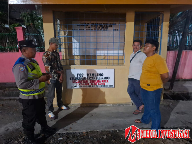 
					Sambangi Pos Satkamling Diwilayah Binaannya, Bhabinkamtubmas Berikan Himbauan Laksanakan Tugas