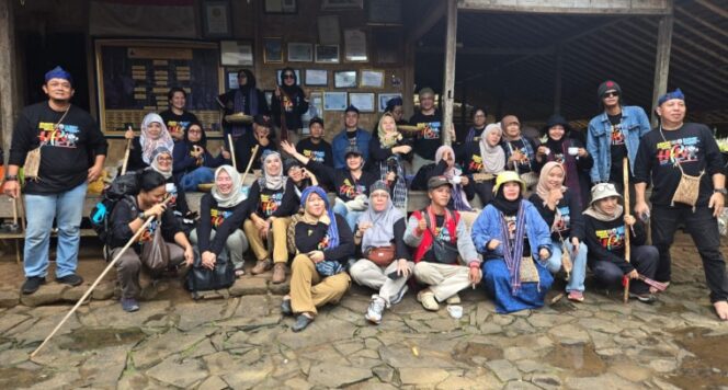 
					Wartawan dan sastrawan dari berbagai provinsi di Indonesia. (Dok. PWI Pusat)