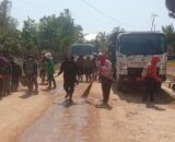 Dinas Lingkungan Hidup Kolaborasi dengan Damkar Tapteng, BPBD Dan Dinas PUPR Tapteng Lakukan Penyiraman Jalan Berdebu