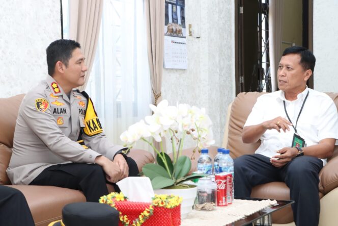 
					Sinergitas Penegakan Hukum, Kapolres Tapteng Kunjungi Ketua Pengadilan Negeri Sibolga