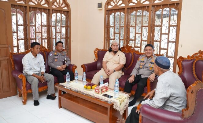 
					Pererat Silaturahmi, Kapolres Tapanuli Tengah Temui Ketua MUI Bahas Pemulihan Pasca Bencana