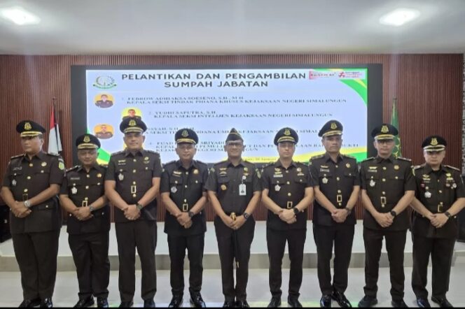 
					“Kajari Munawal Hadi Lantik 4 Pejabat Struktural Kepala Seksi Kejari Simalungun