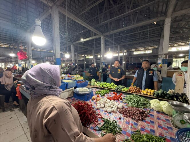 
					Jelang Ramadhan 1447 H, Sat Reskrim Polres Inhil Bersama BPOM dan Disperindag Gelar Operasi Pasar