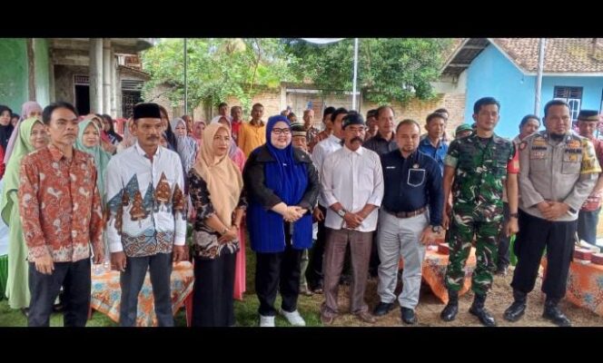 
					Hj.meilinda selaku anggota DPRD provinsi Sumsel hadir di rejosari untuk menyerap aspirasi masyarakat