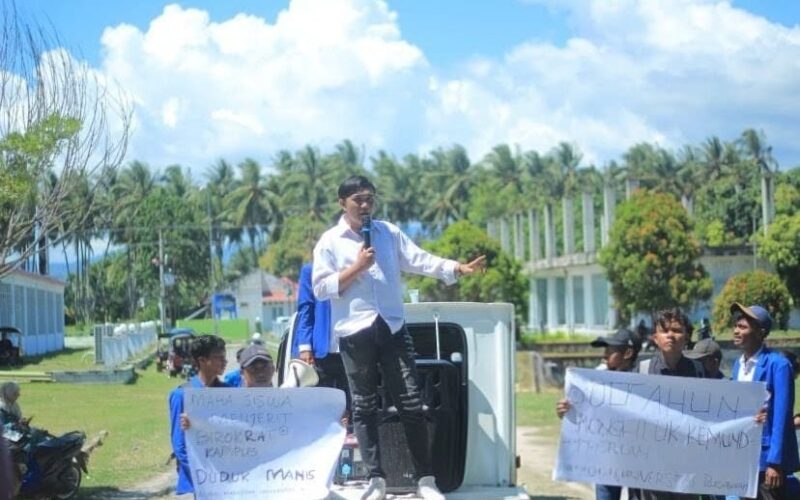 Perhimpunan Mahasiswa Hukum Indonesia (Permahi) Universitas Pohuwato Hardiknas Dulman Lakukan Aksi Kritikan Keras Soal Masalah BPJS Ketenagakerjaan