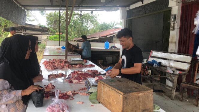 
					Ade Perdana Putra, Dari Lapak Daging ke Kursi Legislatif: Sosok yang Selalu Dicari Warga Dharmasraya