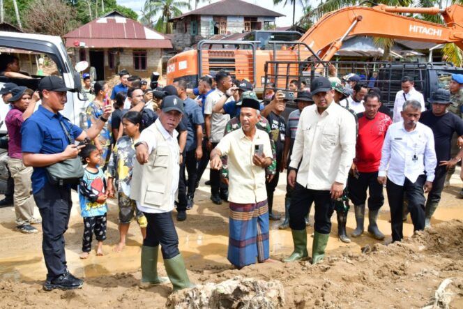 
					Atasi Banjir, Warga Lopian Minta Pemerintah Bangun Tanggul Permanen
