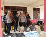 Kapolres Tapteng Tinjau Lokasi Longsor di Sitahuis: Serahkan Bansos dan Serap Aspirasi Warga