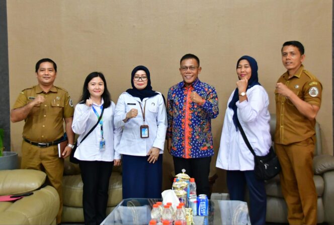 
					Bupati Tapanuli Tengah Ajak RRI Sibolga Kolaborasi Penguatan Informasi dan Berantas Hoax