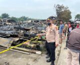 15 Unit Rumah Warga di Desa Simpang Gaung Ludes Terbakar, Kerugian Capai Rp400 Juta Laporan: Muhammad