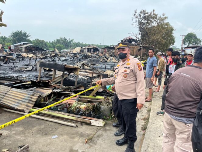 
					15 Unit Rumah Warga di Desa Simpang Gaung Ludes Terbakar, Kerugian Capai Rp400 Juta Laporan: Muhammad