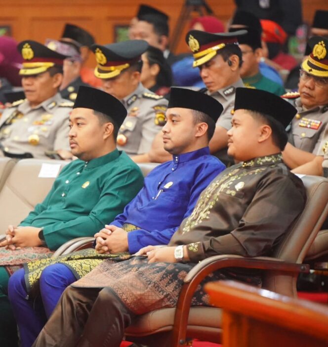 
					Ketua Dewan Rahmad Hasrofi Menghadiri Rapat Paripurna DPRD Provinsi Jambi