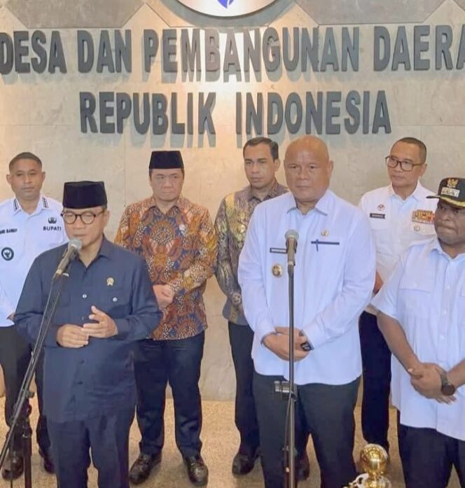 
					Di Akses Oleh Menteri Audiensi Ke Presiden Republik Indonesia, Bupati Nias Utara Saat Mewakili Sambutan 30 Kepala Daerah Pada Rapat Koordinasi Di Jakarta