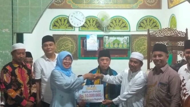 
					Wabup Leli Arni Safari Ramadhan ke 2 Di Masjid Dinul Islam Batu Rijal, Camat Padang Laweh Tidak Hadir