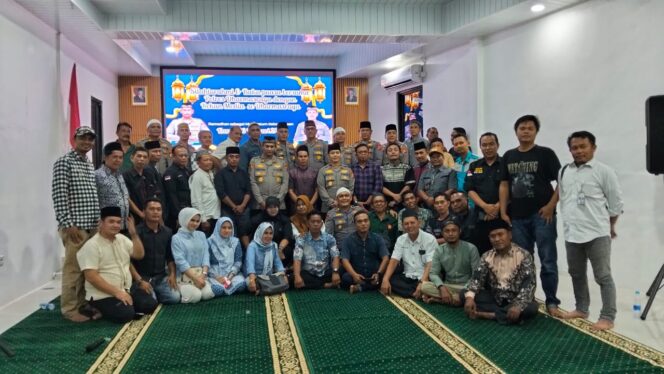
					Kapolres Dharmasraya AKBP Kartyana Bangun Chemistry Bareng Wartawan, Bukber Penuh Makna di Mapolres
