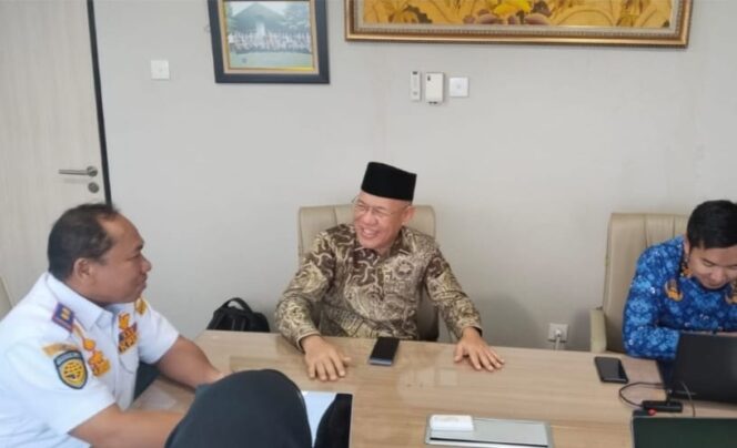 
					Bupati Bangkep Rusli Moidady Perjuangkan Pelabuhan Leme leme Bangkep Gelar Audensi dengan Dirjend Kementrian Perhubungan RI