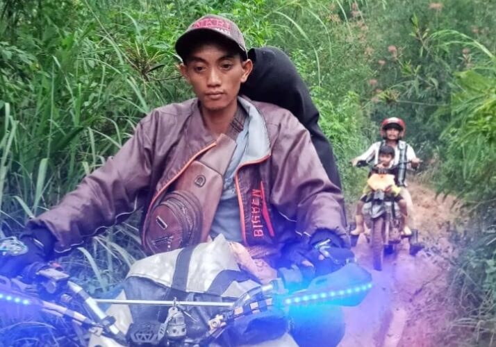 Akses Terisolir 14 Km, Warga Lubuk Rasam Tantang Bupati Solok Lihat Langsung Jalan Rusak  ‎