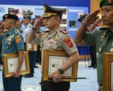 Dandim 0621/ Bogor Terima Brevet Kehormatan Setia Waspada Dari Komandan Paspampres