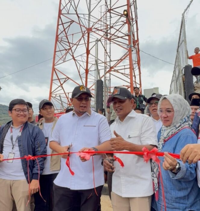 
					Andre Rosiade Resmikan Tower BTS di Garabak Data, Bupati Solok: Tak Ada Lagi Blank Spot di Pelosok