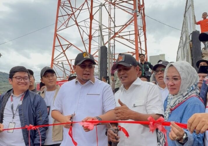 Andre Rosiade Resmikan Tower BTS di Garabak Data, Bupati Solok: Tak Ada Lagi Blank Spot di Pelosok