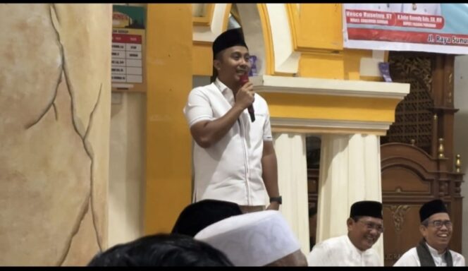 
					Safari Ramadhan di Padang Pariaman, Wagub Vasko Ruseimy Kunjungi Bedah Rumah dan Pasar Pabukoan