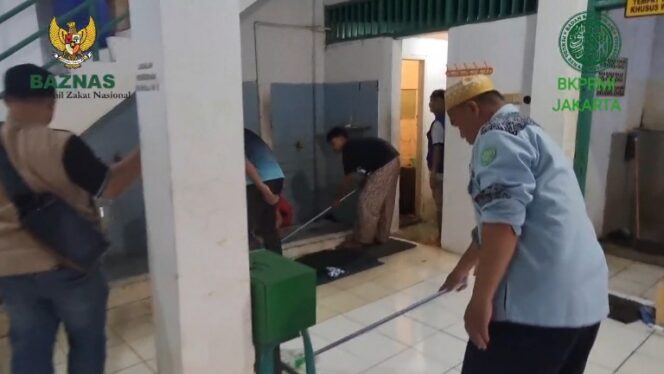 
					Tm Geber Masjid BKPRMI ketika di Masjid daerah Kemang, Jakarta Selatan. (Dok. Media Investigasi/ Shendy Marwan/ Media BKPRMI Jakarta)