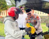 Menjelang Ramadan 1447.H, Kapolres Banggai Kepulauan Pimpin Aksi Sosial Bagi Takjil di Jalan Bhayangkara Kota Salakan Bangkep