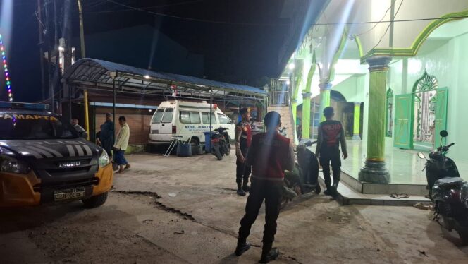 
					Jaga Kekhusyukan Ramadhan, Polres Tapanuli Tengah Gelar Patroli Subuh di Sejumlah Masjid