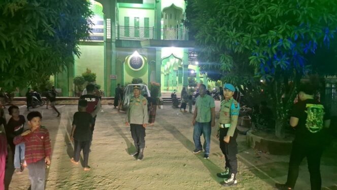 
					Pastikan Keamanan Ibadah Tarawih, Polres Tapanuli Tengah Intensifkan Patroli ‘Blue Light