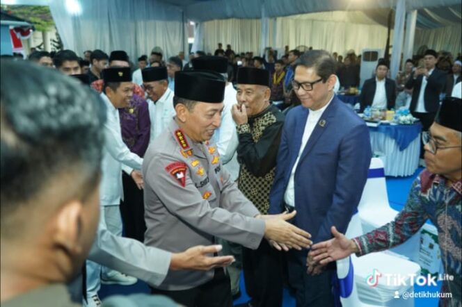 
					Safari Ramadhan di Polda Jabar, Kapolri Cek Ketahanan Pangan hingga Bedah Rumah