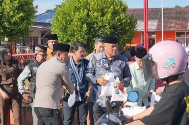 
					Pembagian Takjil Bupati Nias Utara Buka Puasa Bersama Polres Nias