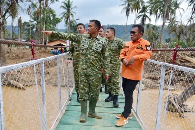 
					Bupati Tapteng Hadiri Launching 200 Titik Jembatan Garuda