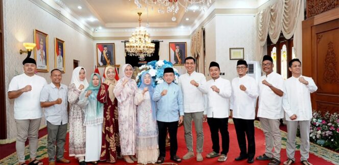 
					Gubernur Jambi Menyambut Hangat Ketua DPRD Batang Hari Dalam Rangka Open House