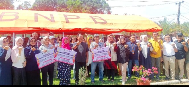 
					Keceriaan 1.173 KPM Warnai Penyaluran Bantuan Stimulan Sosial Ekonomi (BSSE) di Batang Anai dan 2×11 Kayu Tanam