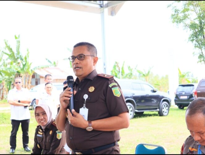 
					Wakajati Sumbar, Salurkan Bantuan untuk Warga Huntara Asam Pulau dan Batang Anai