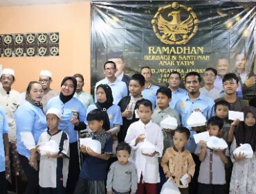 Jagatara DPD DKI Jakarta usai memberikan santunan kepada yatim piatu. (Dok. Hersunu)