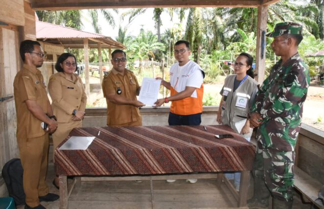 
					Pemkab Tapteng bersama Wahana Visi Indonesia dan YAKKUM Emergency Unit Lakukan Serah Terima Pipanisasi Air Bersih di Desa Parjalihotan Baru Pinangsori ‎