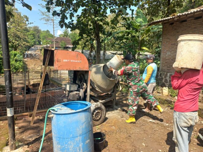 
					Gotong Royong TNI dan Warga Bangun Jembatan Garuda, Akses Vital Penghubung Simo–Sambi Mulai Terwujud