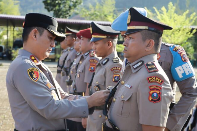 
					Kapolres Tapanuli Tengah Pimpin Pelantikan dan Sertijab Kasat hingga Kapolsek