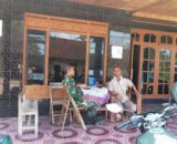 Anjangsana Penuh Keakraban, Babinsa Koramil 21/Bulukerto Pererat Silaturahmi dengan Tokoh Masyarakat Desa Tanjung