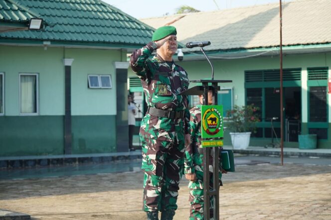 
					Kasdim 0314/Inhil Pimpin Upacara Bulanan, Tekankan Disiplin dan Kewaspadaan Prajurit