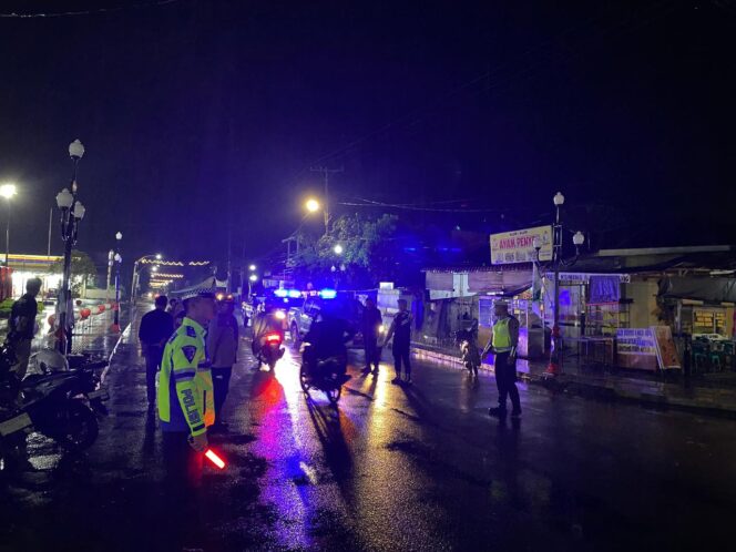 
					Polres Tapteng Gelar Patroli Blue Light: Sasar Titik Rawan hingga Tempat Hiburan Malam