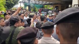 Suasana ketika insiden kekerasan terhadap wartawan. 